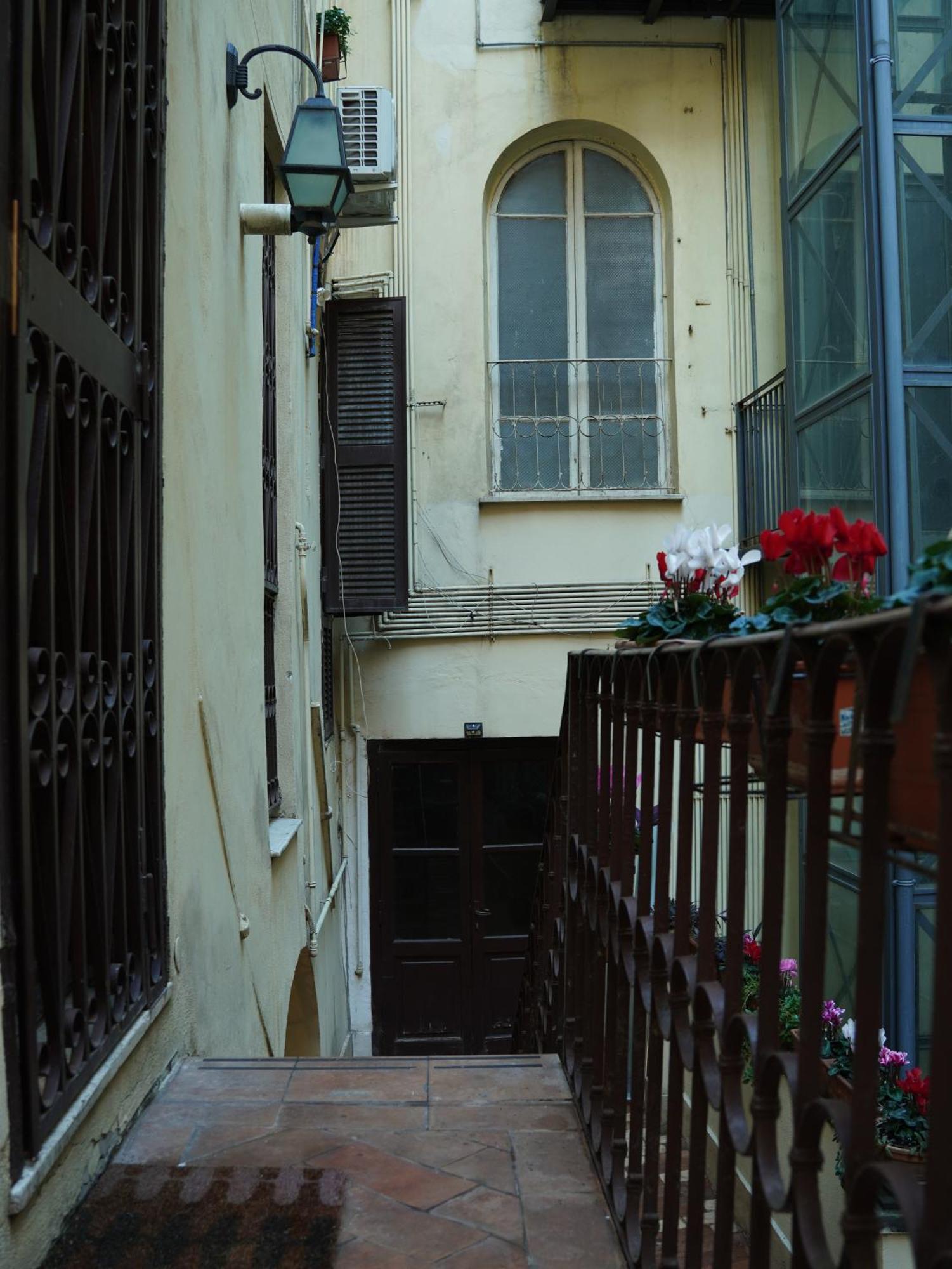 Charming In Termini Apartment
