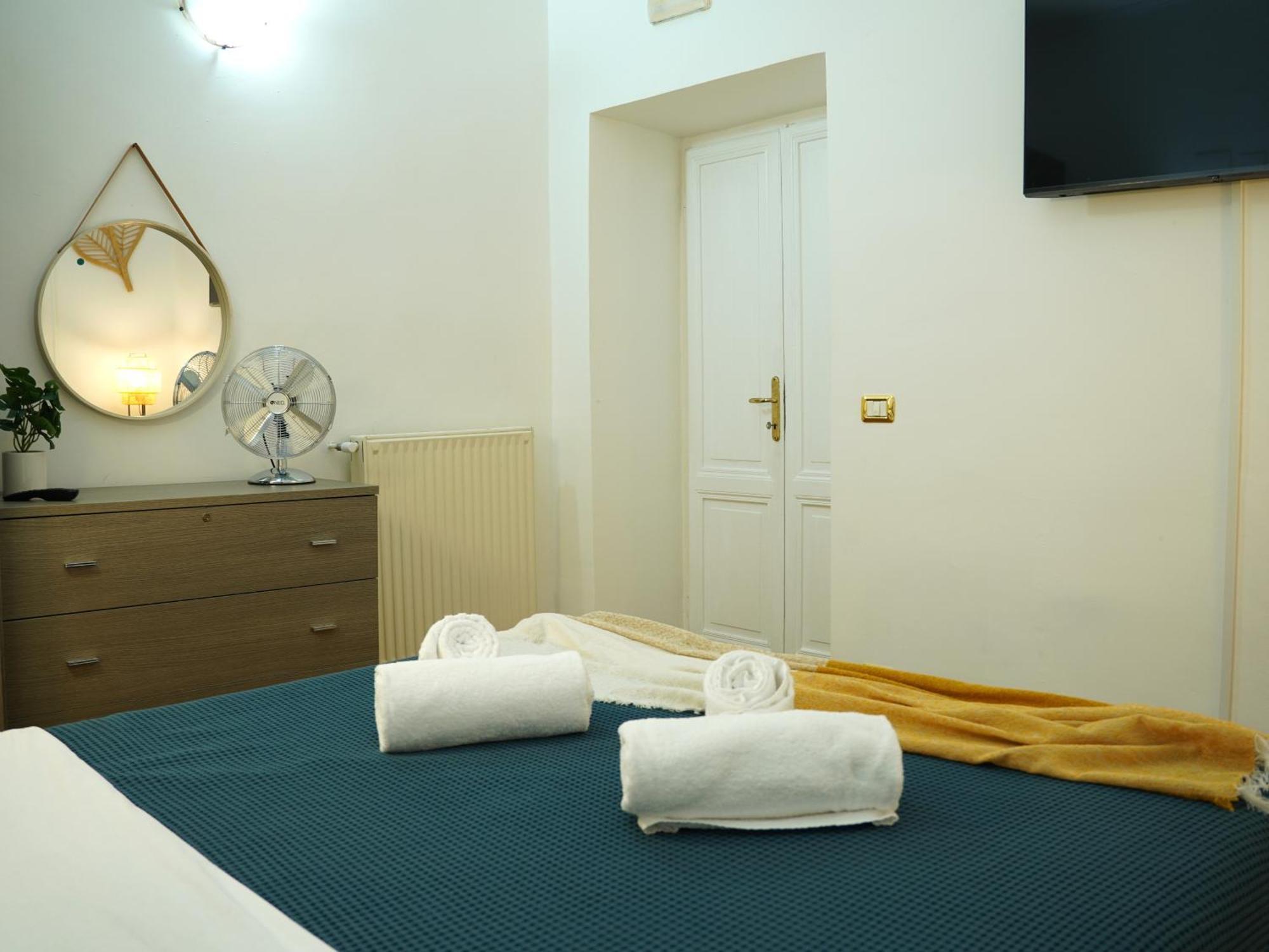 Charming In Termini Apartment Rom